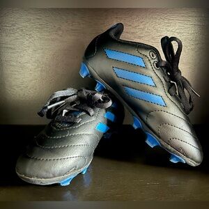Adidas Unisex Soccer Cleats Size 11K. Black and Blue.
